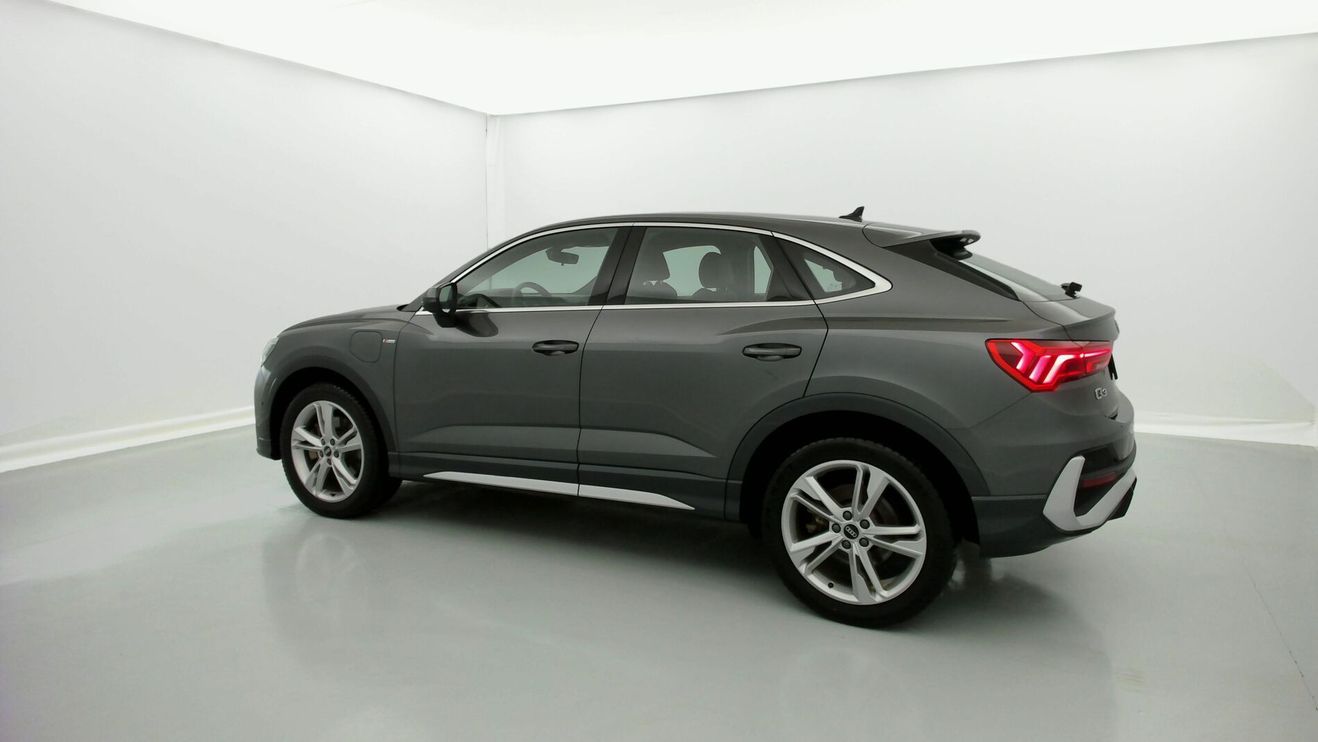 audi q3 sportback s line 45 TFSIE 245 STRONIC 2022 daytonagrau 8